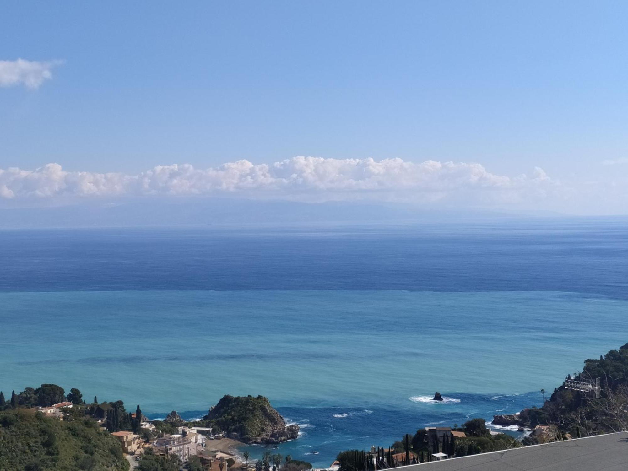 مبيت وإفطار تاورمينا Blue Sky House الغرفة الصورة